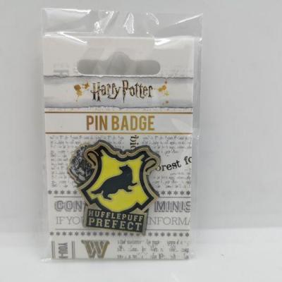 Harry potter pin badge enamel hufflepuff prefect 1