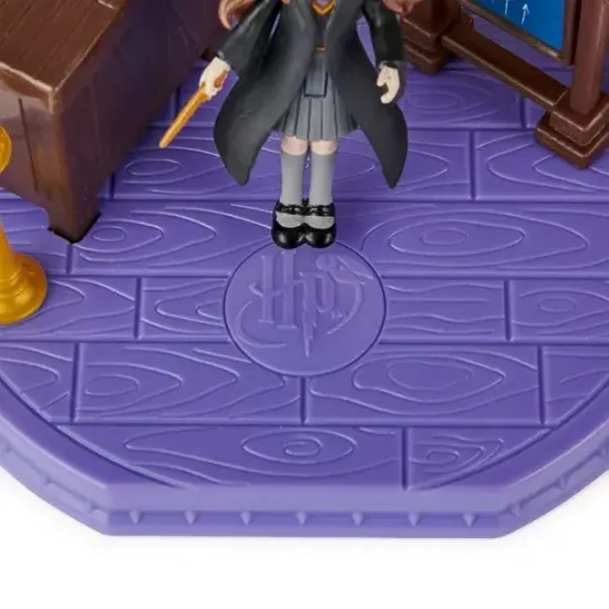 Magical minis charms classroom with exclusive hermione granger 1