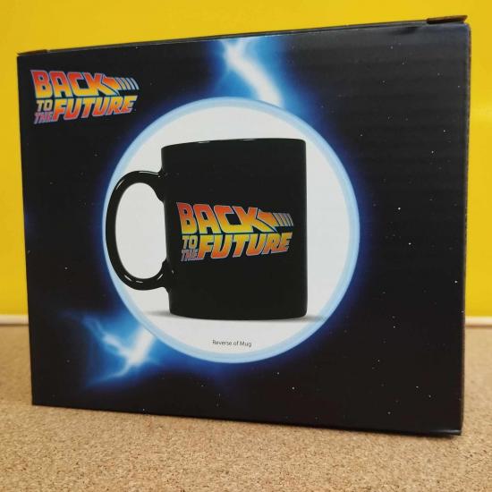 Retour vers le futur tasse a changement de chaleur heure et logo 4